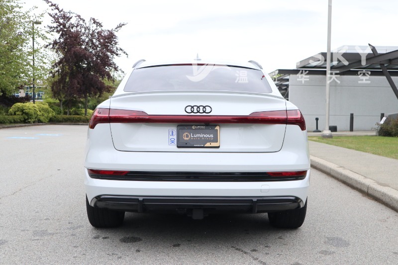 250911130637_2021 Audi E-tron Sportback White 13.JPG